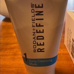 Rodan Fields Redefine Daily Cleansing Mask